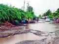 रस्त्यातील पाणी वस्तीत - Marathi News | Water in the street inhabited | Latest nashik News at Lokmat.com