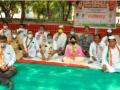 कॅांग्रेसचा नंदुरबारात सत्याग्रह - Marathi News | Congress Satyagraha in Nandurbar | Latest nandurbar News at Lokmat.com