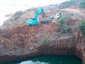 पुलाजवळ अवैधरित्या गौणखनिजाचा उपसा - Marathi News | Illegal extraction of secondary minerals near the bridge | Latest nandurbar News at Lokmat.com