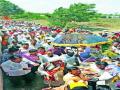 हरिनामाचा गजर करत दिंडीचे पास्ते येथे स्वागत - Marathi News | Welcome the hinges on the hindima | Latest nashik News at Lokmat.com