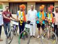 परभणी : एड्स जनजागृतीसाठी काढली सायकलवारी - Marathi News | Parbhani: A cycle ride created for AIDS awareness | Latest parabhani News at Lokmat.com