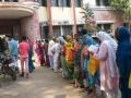 पाचोरा तहसीलला हयातीच्या दाखल्यांसाठी रांगा - Marathi News | Queue for survival certificates to Pachora tahsil | Latest jalgaon News at Lokmat.com