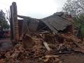 त्र्यंबकेश्वरी सोमनाथनगरला जुने समाजमंदिर कोसळले - Marathi News | Old Samaj Mandir collapsed at Trimbakeshwari Somnathnagar | Latest nashik News at Lokmat.com