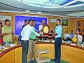 ओझर वायुसेना स्टेशनला राजभाषा पुरस्कार - Marathi News | Official Language Award for Ozar Air Force Station | Latest nashik News at Lokmat.com