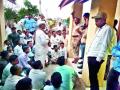 आंदोलन स्थगित : वितरिका ३६ ला पाणी देण्याचे लेखी आश्वासन पालखेडचे पाणी तापले - Marathi News | Suspended agitation: Water from Palkhed Water has been written for distributor 36 | Latest nashik News at Lokmat.com