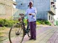 वयाच्या ७८ व्या वर्षीही सायकलनेच मैलांचा प्रवास - Marathi News | Miles of travels by bicycle Even at the age of 72 | Latest vashim News at Lokmat.com