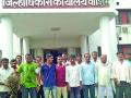 वाशिम :  शेतकऱ्यांची जिल्हाधिकारी कार्यालयात धडक - Marathi News | Washim: Farmers clash at district collector's office | Latest vashim News at Lokmat.com