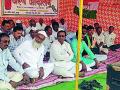 दारव्हा येथे काँग्रेसचे धरणे आंदोलन - Marathi News | Congress's dharna movement in Darwha | Latest yavatmal News at Lokmat.com