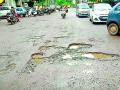 शहरातील अंतर्गत रस्त्यांचे हाल - Marathi News | Road damaged in city areas | Latest bhandara News at Lokmat.com