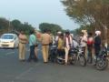 मुखेडफाटा येथे विनाहेल्मेट दुचाकीस्वारांवर कारवाई - Marathi News | Action on Unhealthy Two Wheelers at Mukhadaphata | Latest nashik News at Lokmat.com