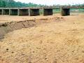 रेती उपशाने पुलाला धोका - Marathi News | Sand piles threaten the bridge | Latest gadchiroli News at Lokmat.com