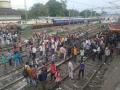 भुसावळ स्थानकावर अनेक तासांपासून रेल्वेगाड्या खोळंबल्या - Marathi News | Trains from Bhusaval station for several hours | Latest jalgaon News at Lokmat.com