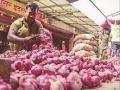 अभोण्यात कांद्याची विक्रमी आवक - Marathi News | Record arrival of onions in Abhon | Latest nashik News at Lokmat.com