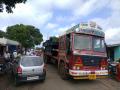 राजापूरला रस्त्यावर बाजार; वाहतुकीची कोंडी - Marathi News | Street market to Rajapur; Traffic jam | Latest nashik News at Lokmat.com