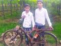 दोन भावंडांनी तयार केली विजेवर चालणारी सायकल - Marathi News | Two siblings built an electric bicycle | Latest nashik News at Lokmat.com