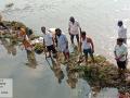निर्मळ बाणगंगेसाठी गाव कारभारी उतरले पाण्यात - Marathi News | Village steward descended into the water for Nirmal Bangange | Latest nashik News at Lokmat.com