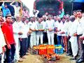 पांढुर्लीला टमाटा लिलावास प्रारंभ - Marathi News | Start of white Tulata Lilavah | Latest nashik News at Lokmat.com