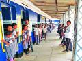 पांढुर्ण्यात शाळेची झाली रेल्वेगाडी - Marathi News | Train made in school in Whitehall | Latest yavatmal News at Lokmat.com