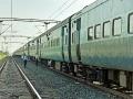 गुमगावजवळ रेल्वे रुळाला तडा - Marathi News | Gumgaon near rail system cracks | Latest nagpur News at Lokmat.com