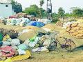 उघड्यावरील हजारो क्विंटल धान घेण्यास केंद्रांचा नकार - Marathi News | Center refuses to accept thousands of quintals of paddy | Latest bhandara News at Lokmat.com