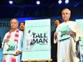 बिजू पटनायकांचे कार्य प्रेरणादायी ओरिसाचे मुख्यमंत्री नवीन पटनायक : ‘दी टॉल मॅन बिजू पटनायक’ पुस्तकाचे प्रकाशन - Marathi News | Orissa Chief Minister Naveen Patnaik: 'The Tall Man Biju Patnaik' book published by Biju Patnaik | Latest nashik News at Lokmat.com
