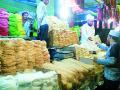 रमजाननिमित्त बाजारपेठेत गर्दी वाढली - Marathi News | The rumored market rises in the crowd | Latest chandrapur News at Lokmat.com