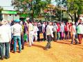 नाेंदणीसाठी धान उत्पादकांची गडचिराेलीत उसळली गर्दी - Marathi News | Crowd of paddy growers in Gadchirale for registration | Latest gadchiroli News at Lokmat.com
