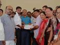 खाऊच्या पैशातून पूरग्रस्तांना मदत - Marathi News | Helping flood victims with food money | Latest nashik News at Lokmat.com