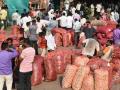 कांद्याची प्रति क्विंटल सात हजारी भरारी - Marathi News | Onion is 7,000 bucks per quintal | Latest nandurbar News at Lokmat.com