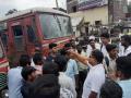 चांदोरीत बस थांबत नसल्याने विद्यार्थ्यांचा रास्ता रोको - Marathi News | Do not stop the bus at Chandori | Latest nashik News at Lokmat.com
