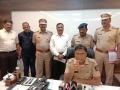 गोदामांची रेकी करुन चोरी करणाऱ्या दोन टोळयांमधील १२ आरोपी ठाण्यात जेरबंद - Marathi News | Recovery of the godowns theft and 12 of the two gangs arrested in Thane | Latest thane News at Lokmat.com