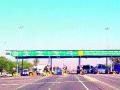 टोल कर्मचाऱ्यांकडून डॉक्टरला मारहाण - Marathi News | Doctor beaten up by toll staff | Latest nashik News at Lokmat.com