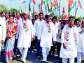 मारेगावात कॉंग्रेसचा मोर्चा - Marathi News | Congress Front in Maregaon | Latest yavatmal News at Lokmat.com