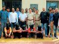 प्रेमीयुगुलांना लुटणारे पाच अटकेत - Marathi News | Five accused robbery lover | Latest yavatmal News at Lokmat.com