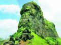 हरिहर गडावर ट्रेकर्सचा धुडगूस - Marathi News | Treacherous havoc on Harihar road | Latest nashik News at Lokmat.com