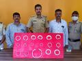दागिने लांबविणारा २४ तासात जेरबंद - Marathi News | Jewelry lender arrested in 24 hours | Latest dhule News at Lokmat.com