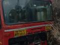 आडवाडी घाटात बस अपघातात २० शालेय विद्यार्थी जखमी - Marathi News | 20 school students injured in bus accident | Latest nashik News at Lokmat.com