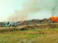 तुमसरमध्ये डम्पिंग यार्डला आग - Marathi News | Fire at dumping yard in Tumsar | Latest bhandara News at Lokmat.com