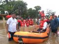 चांदोरीत केंद्रीय राखीव दलाच्या जवानांकडून बचाव कार्य सुरू - Marathi News |  Rescue operation started from Central Reserve personnel in Chandori | Latest nashik News at Lokmat.com