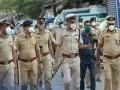 सिन्नरला कोरोना योध्दा पोलिसांचे स्वागत - Marathi News | Sinnar welcomes Corona Warrior Police | Latest nashik News at Lokmat.com