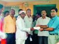 पीक कर्जाचे धनादेश जिल्हाधिकाऱ्यांकडून वितरण - Marathi News | Distribution from the Collector of the crop loan check | Latest chandrapur News at Lokmat.com