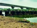इरई नदीवरील जुना पूल होऊ शकतो बंधारा - Marathi News | The old bridge over the Erai river may become a dam | Latest chandrapur News at Lokmat.com