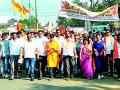 हजारो शिवसैनिक जिल्हा कचेरीवर धडकले - Marathi News | Thousands of Shivsainiks went to the District Collectorate | Latest gadchiroli News at Lokmat.com