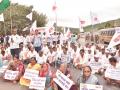 वांबोरी चारीच्या पाण्यासाठी ‘रास्ता रोको’ - Marathi News | 'Stop the Way' for Wambori Chari water | Latest ahilyanagar News at Lokmat.com