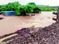 मुसळधार पावसाचा ग्रामीण भागाला फटका - Marathi News | Heavy rains hit rural areas | Latest vardha News at Lokmat.com
