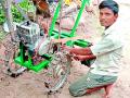 बोरीमहलच्या शेतकऱ्याने तयार केले डवरा यंत्र - Marathi News | Davara machine made by a farmer of Borimahal | Latest yavatmal News at Lokmat.com