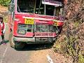 एसटीचे ब्रेक फेल, ३० प्रवासी बचावले - Marathi News | ST breaks, 30 passenger escape | Latest amravati News at Lokmat.com