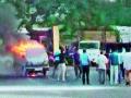 सिन्नरला पेट्रोल पंपावर पेटली कार - Marathi News | Sinnarala petal car on petrol pump | Latest nashik News at Lokmat.com