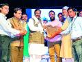 महाराष्ट्र दुष्काळमुक्त करण्यासाठी एकत्रित प्रयत्न करू या - Marathi News | Let's make a concerted effort to make Maharashtra drought free | Latest chandrapur News at Lokmat.com