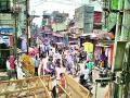 अडीच महिन्यानंतर गजबजली मालेगावची बाजारपेठ - Marathi News | After two and a half months, the market of Gajbajli Malegaon | Latest nashik News at Lokmat.com